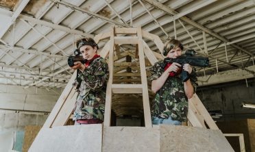 GUNSnLASERS Jugla — Развлечения для взрослых, Рига