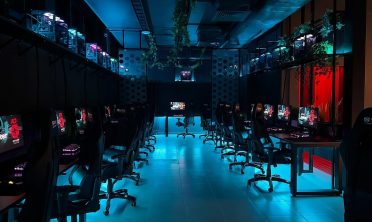Cyber Club — Компьютерные клубы, Рига